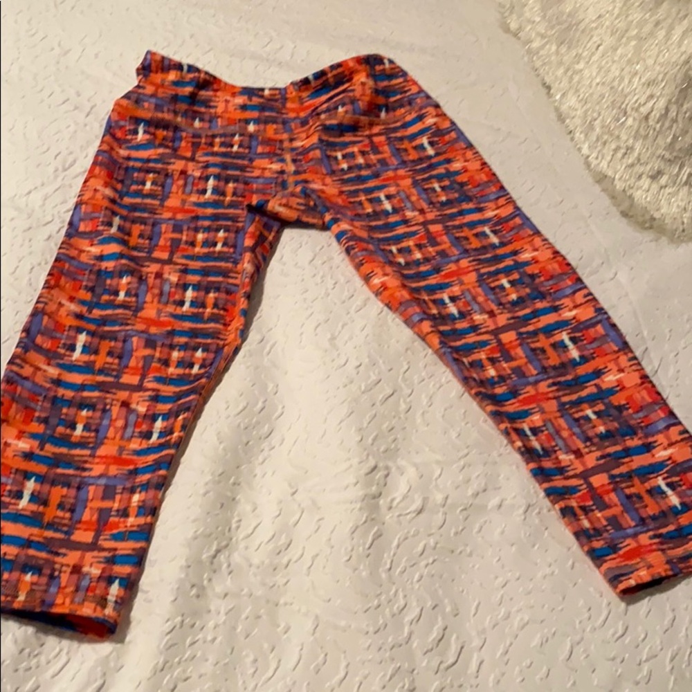 Cropped exercise leggings